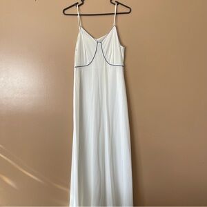 Vintage 1970s White Nylon Nightgown with Contrast Piping | Boho / Minimalist M